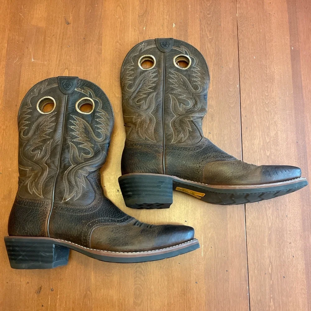 Ariat Men’s Bowbot Boots (Like New) - Picture 2 of 4